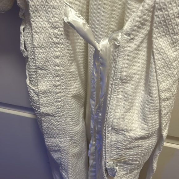 Disneyland Hotel 💯% Cotton Waffle Print Super absorbent Thick Quality Robe - Picture 7 of 11